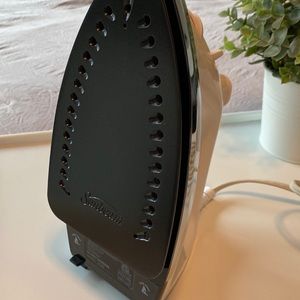 Sunbeam clothing iron with steam